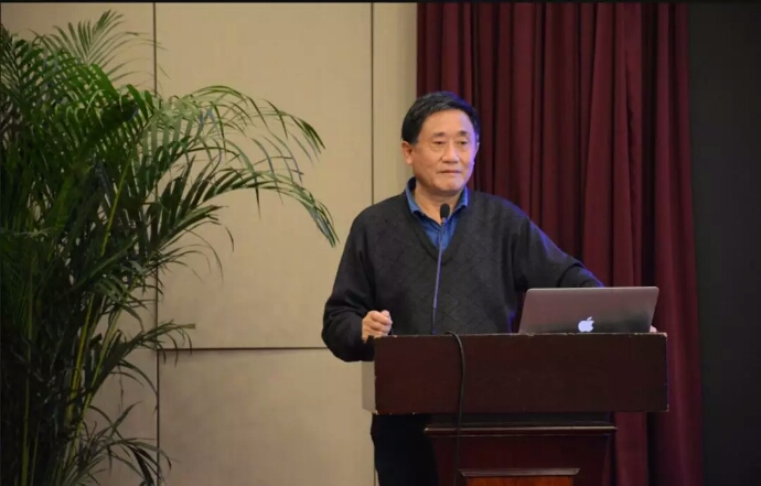1545794478006017867.jpg 5 左健教授主持会议.jpg